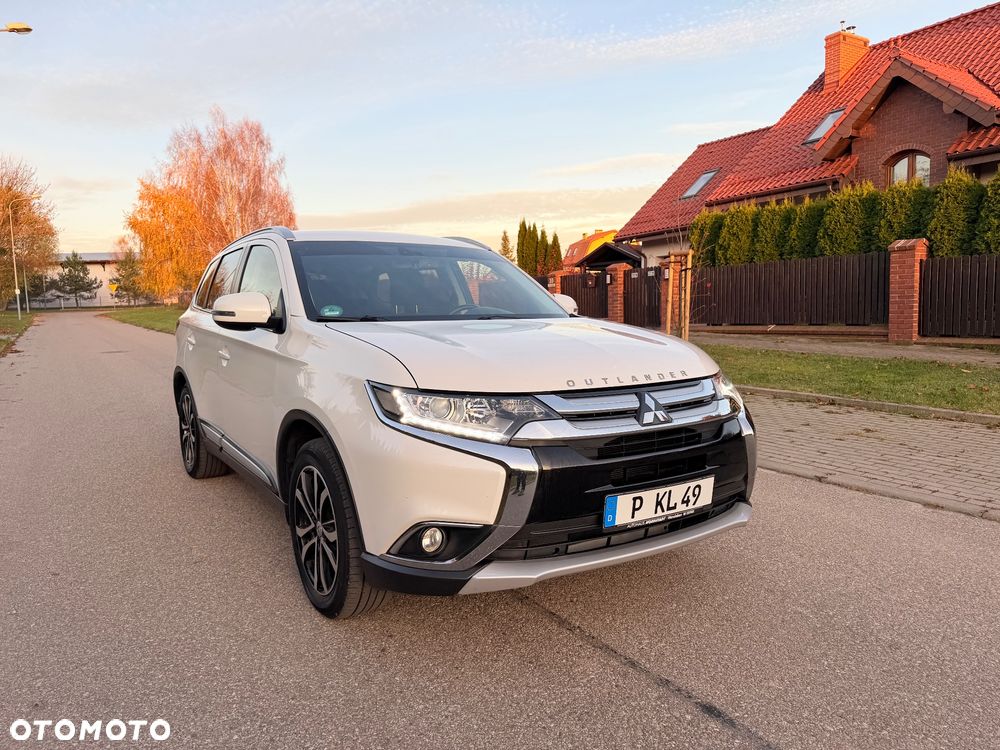Mitsubishi Outlander - 2