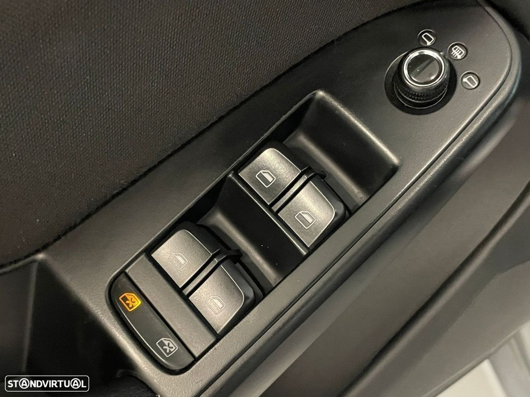 Audi A4 Avant 2.0 TDI exclusive - 37