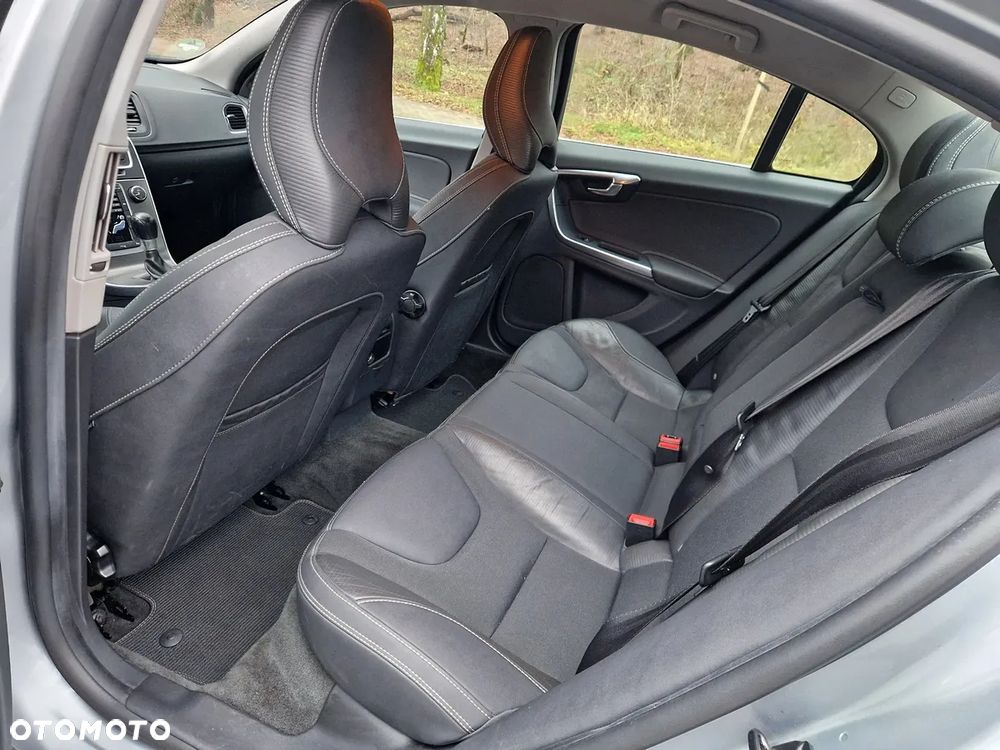 Volvo S60 D2 Summum - 9