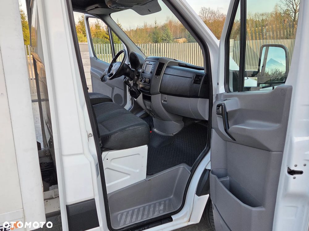 Mercedes-Benz Sprinter - 15