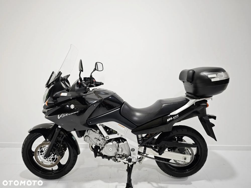 Suzuki V-STROM - 4