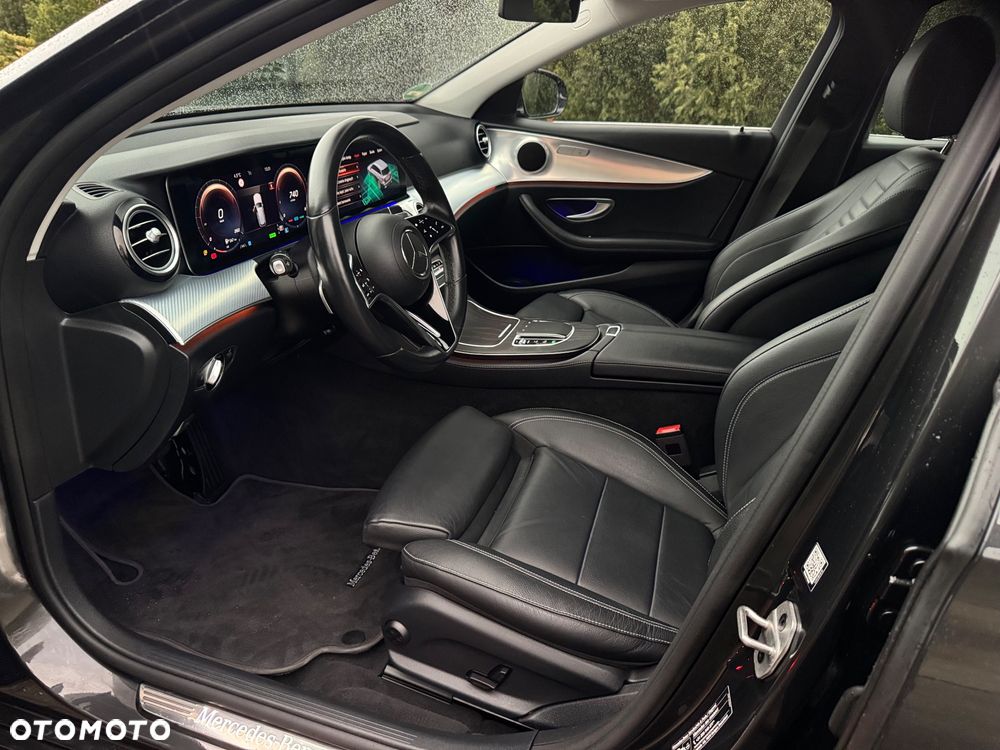 Mercedes-Benz Klasa E 200 9G-TRONIC Exclusive - 19