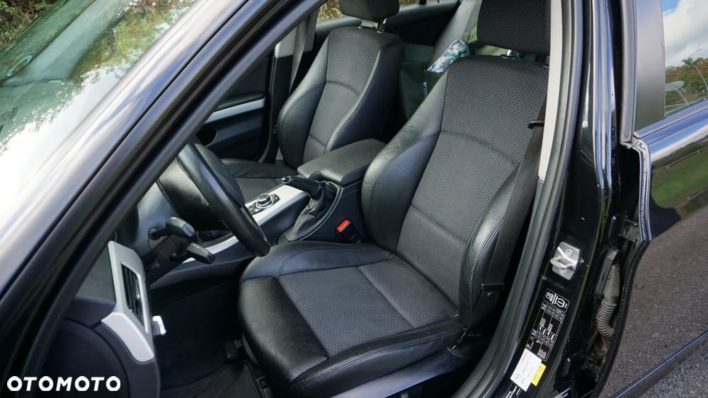 BMW Seria 3 320d xDrive - 17