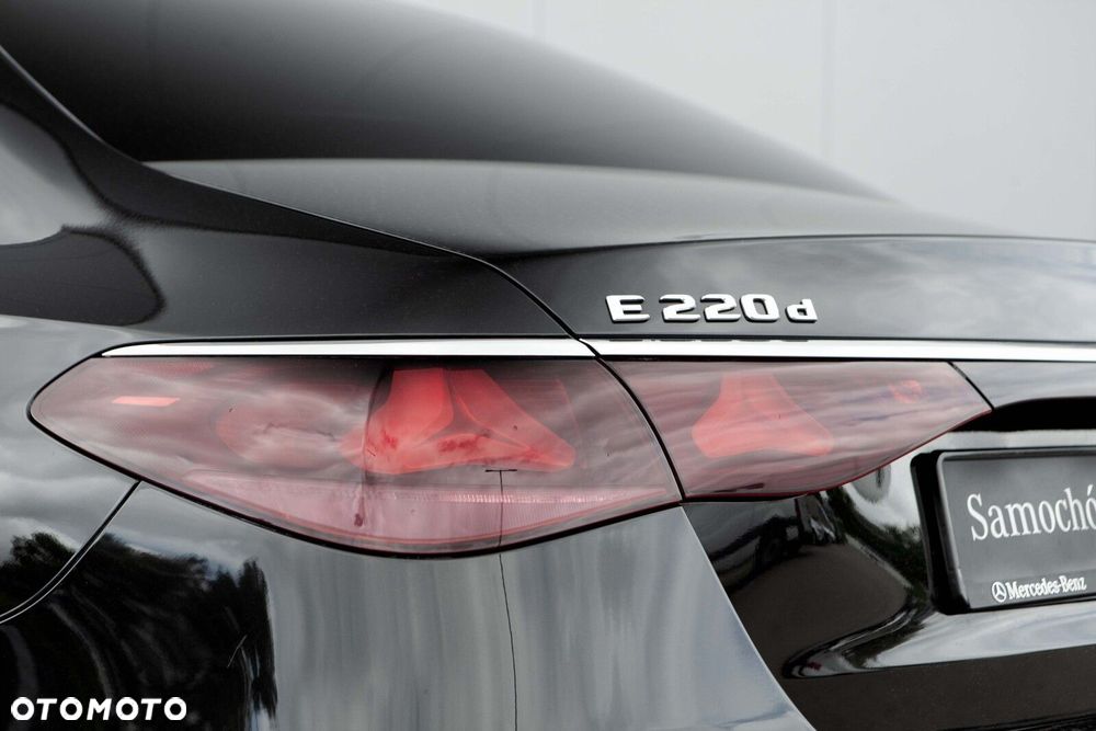 Mercedes-Benz Klasa E 220 d mHEV 4-Matic AMG 9G-Tronic - 8