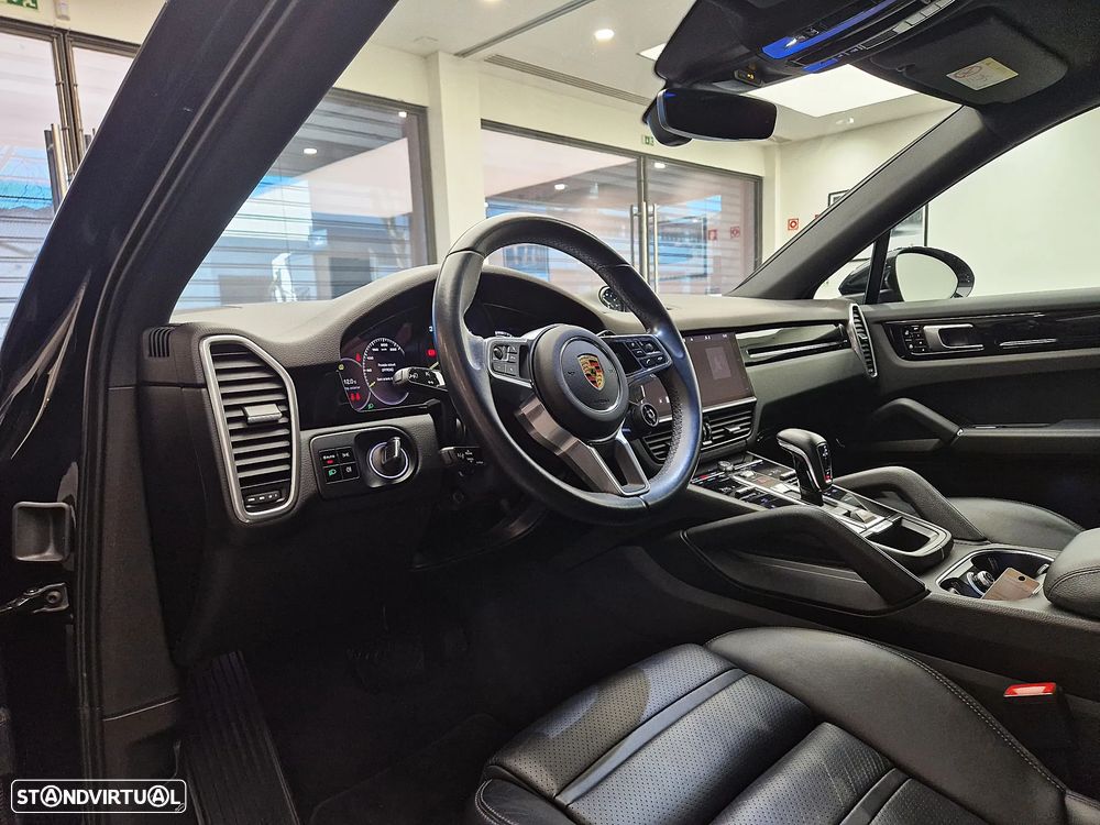 Porsche Cayenne Coupé E-Hybrid - 15