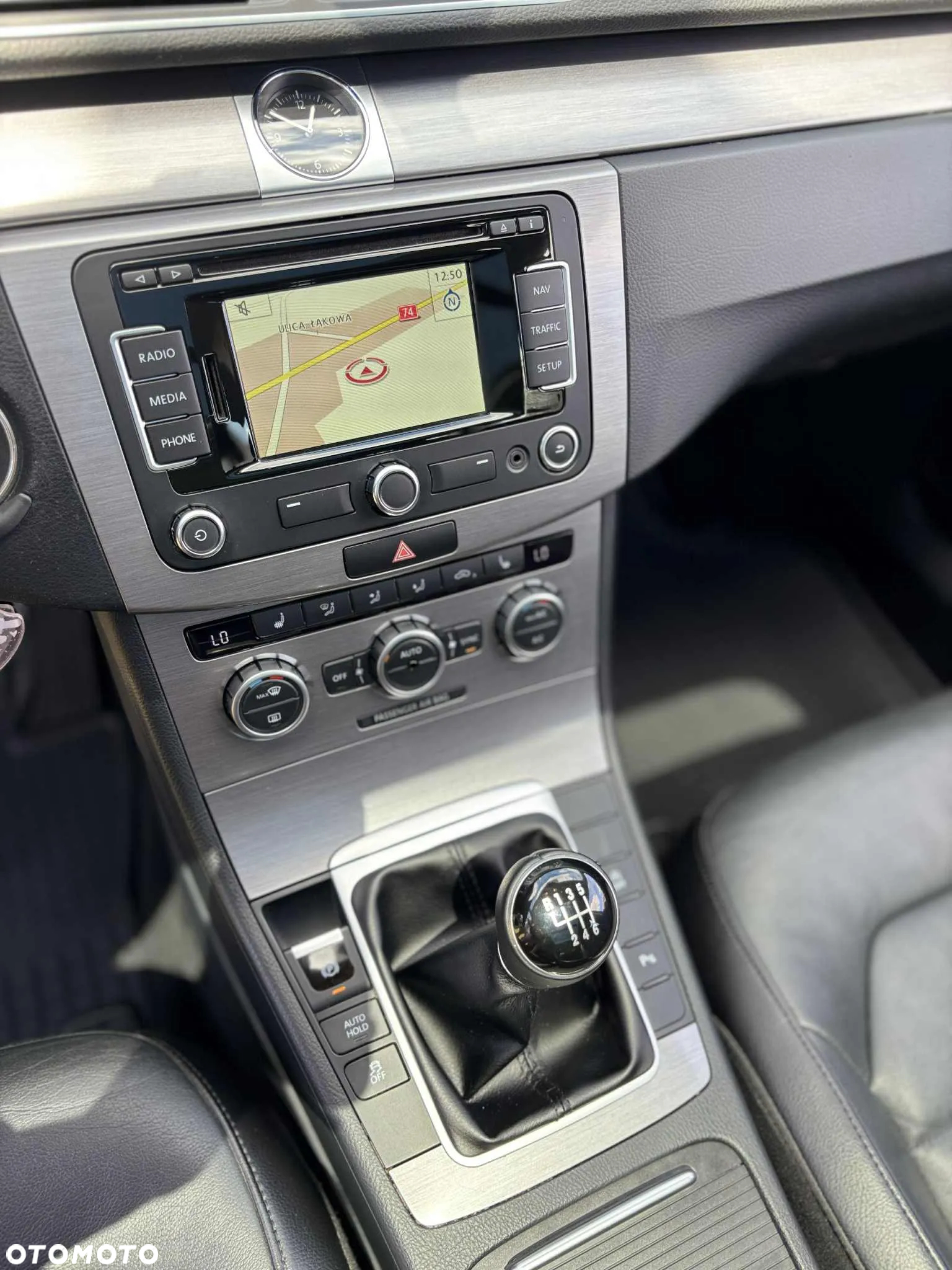 Volkswagen Passat 1.6 TDI Comfortline - 17
