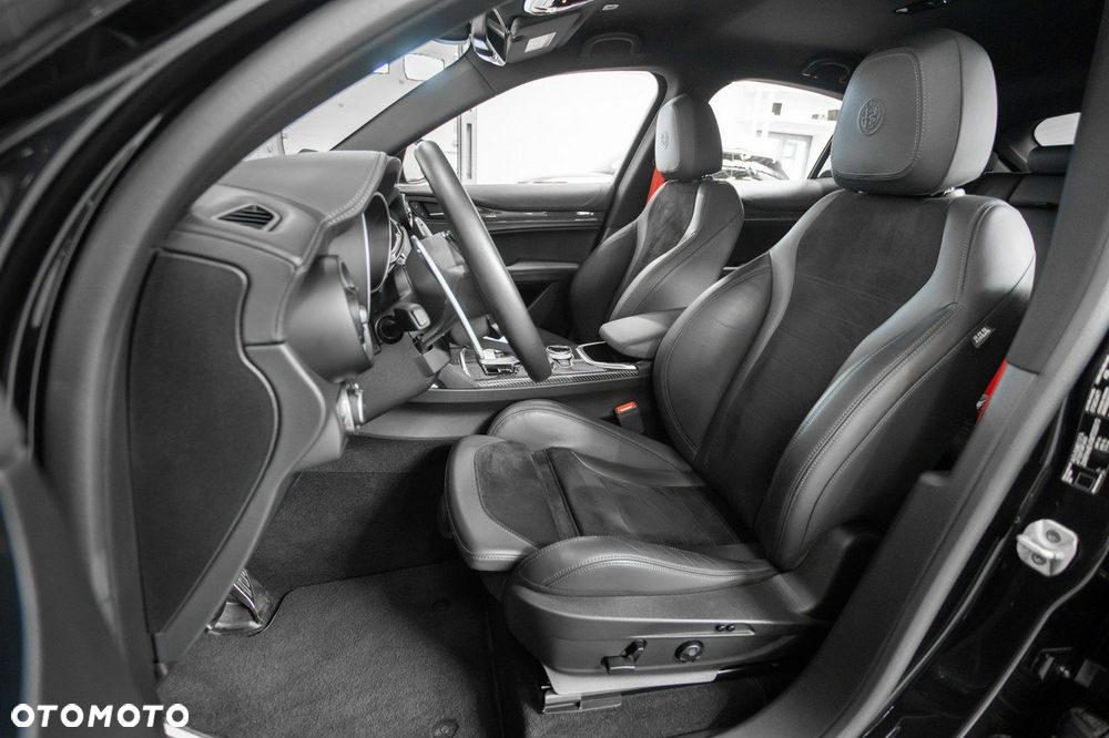 Alfa Romeo Stelvio 2.9 V6 Bi-Turbo Quadrifoglio Q4 - 22