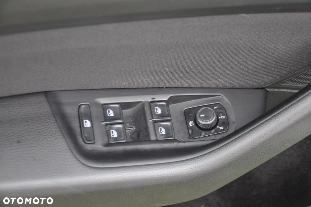Volkswagen Passat 2.0 TDI SCR Comfortline - 22