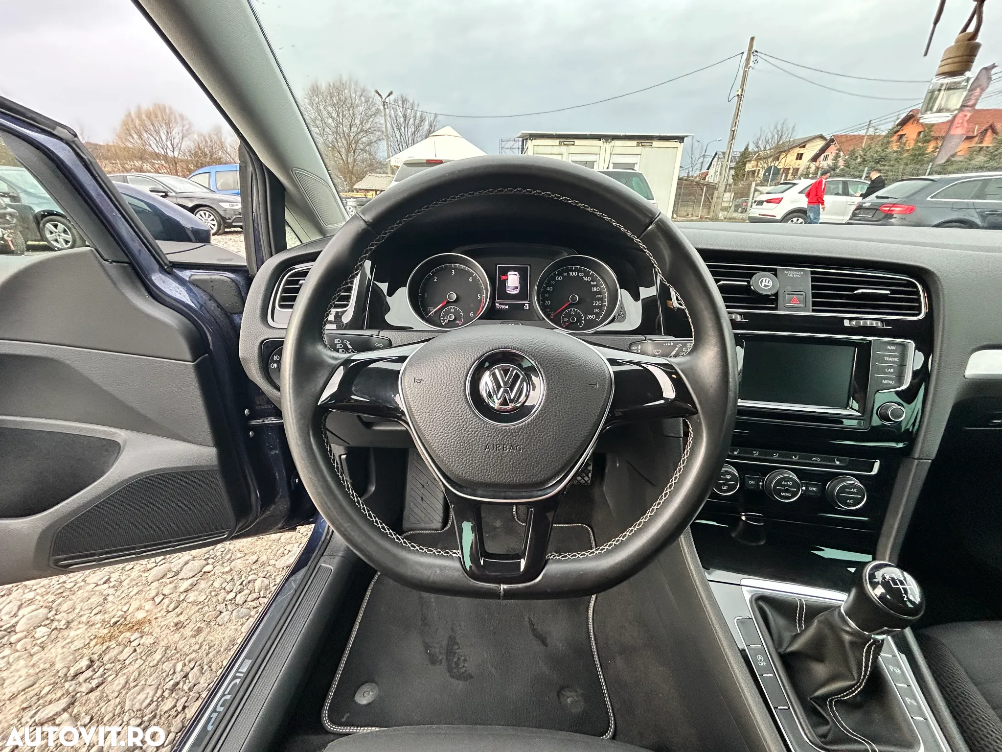 Volkswagen Golf 2.0 TDI BMT Comfortline - 12