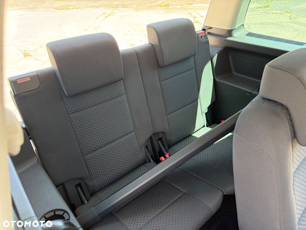 Volkswagen Touran 1.9 TDI DPF Trendline - 16