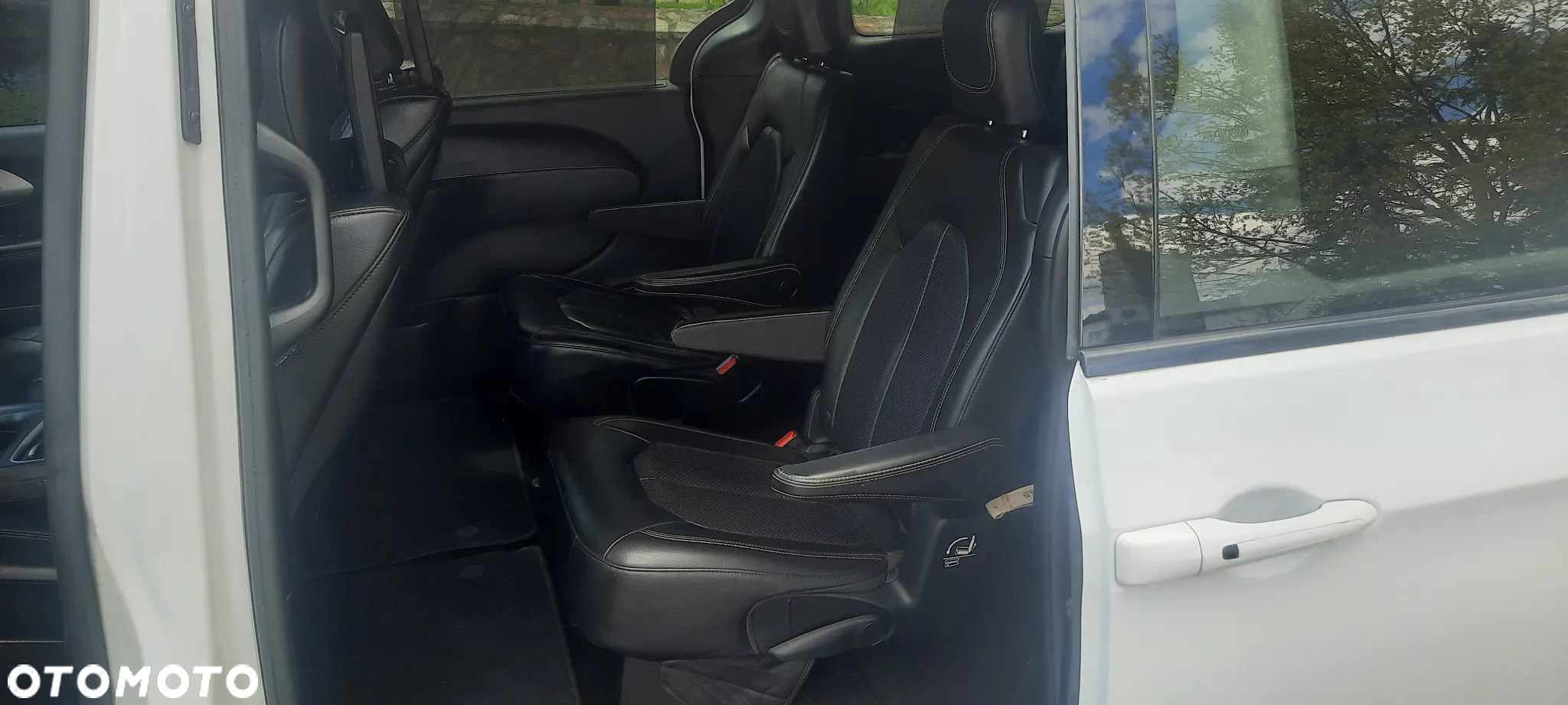 Chrysler Pacifica - 26