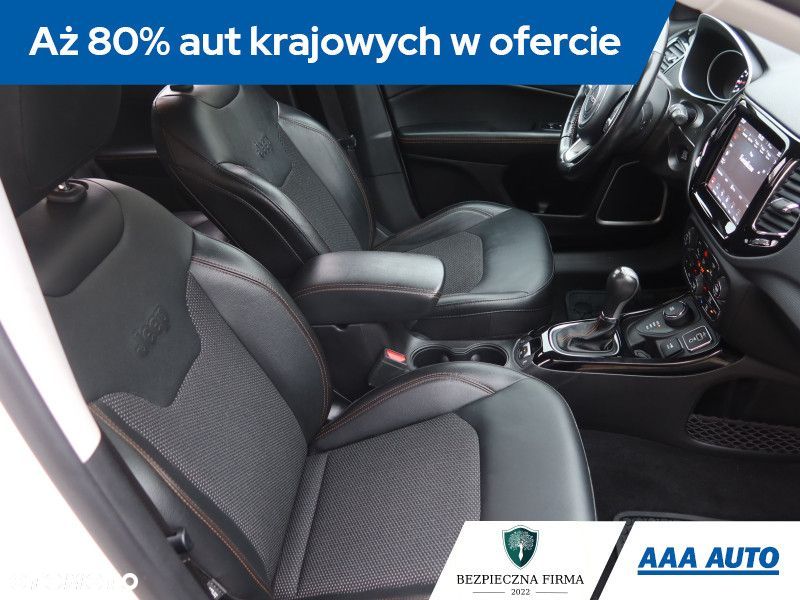 Jeep Compass - 10