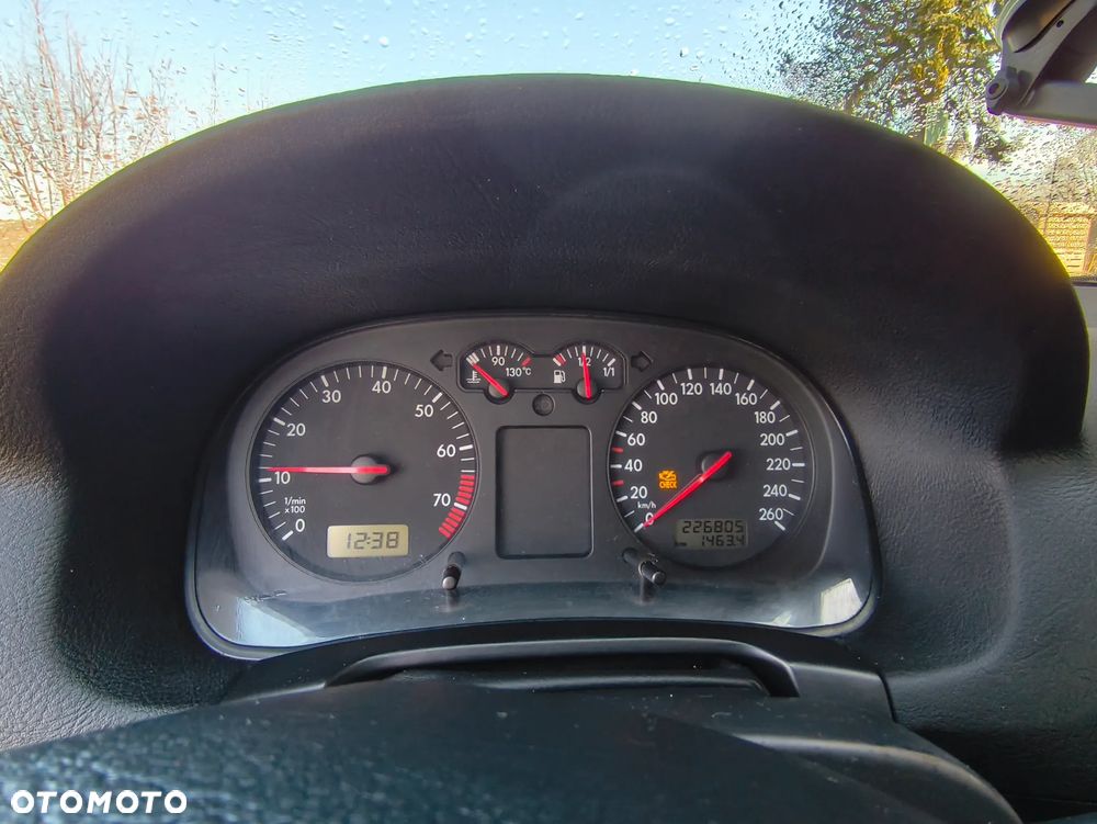 Volkswagen Golf - 16