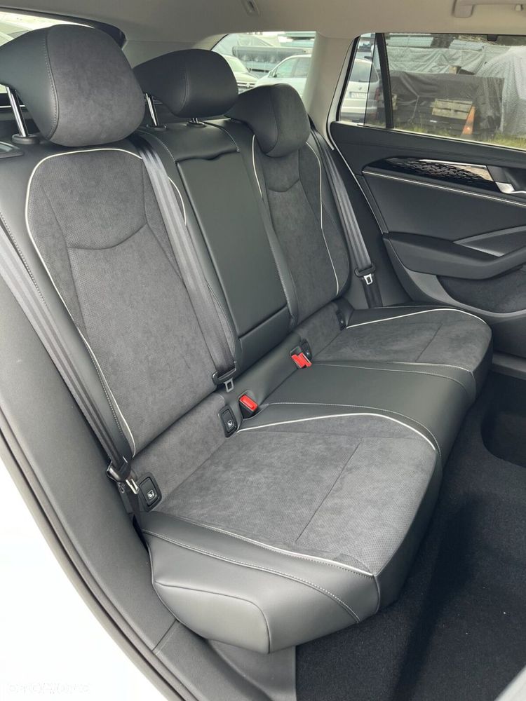Volkswagen Passat Variant 2.0 TDI SCR Business Plus DSG - 12