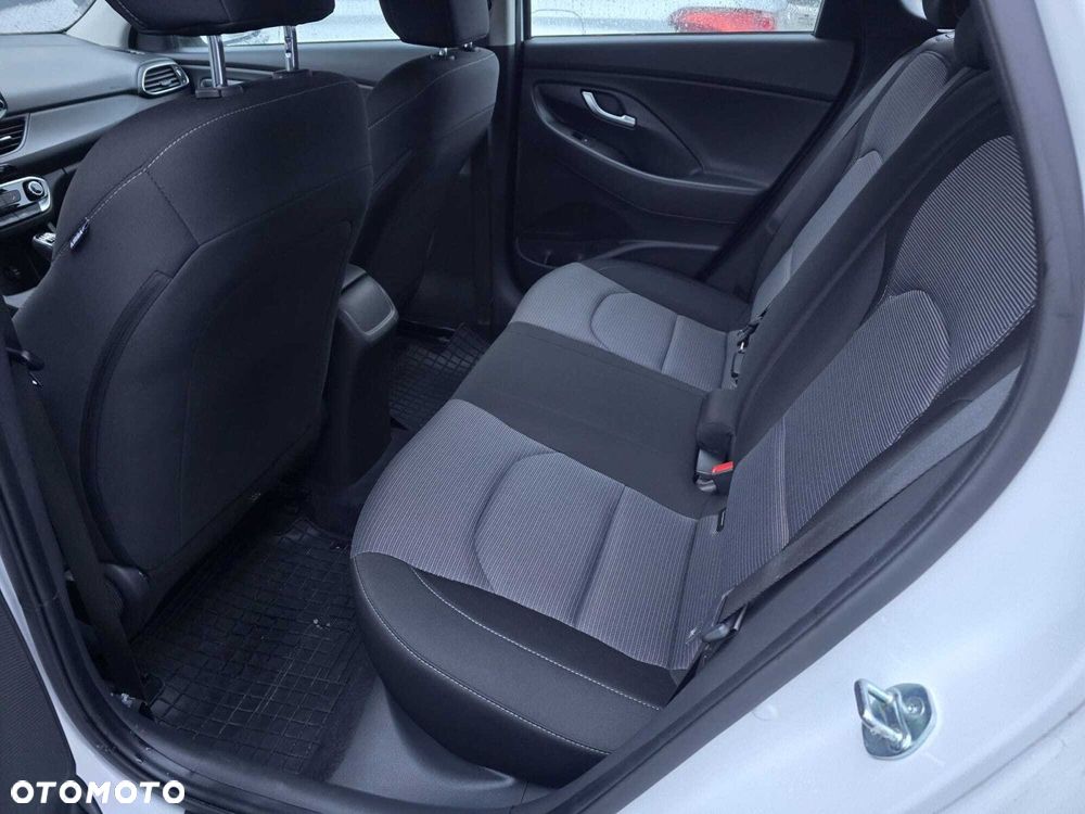 Hyundai i30 1.5 T-GDI 48V Smart - 16