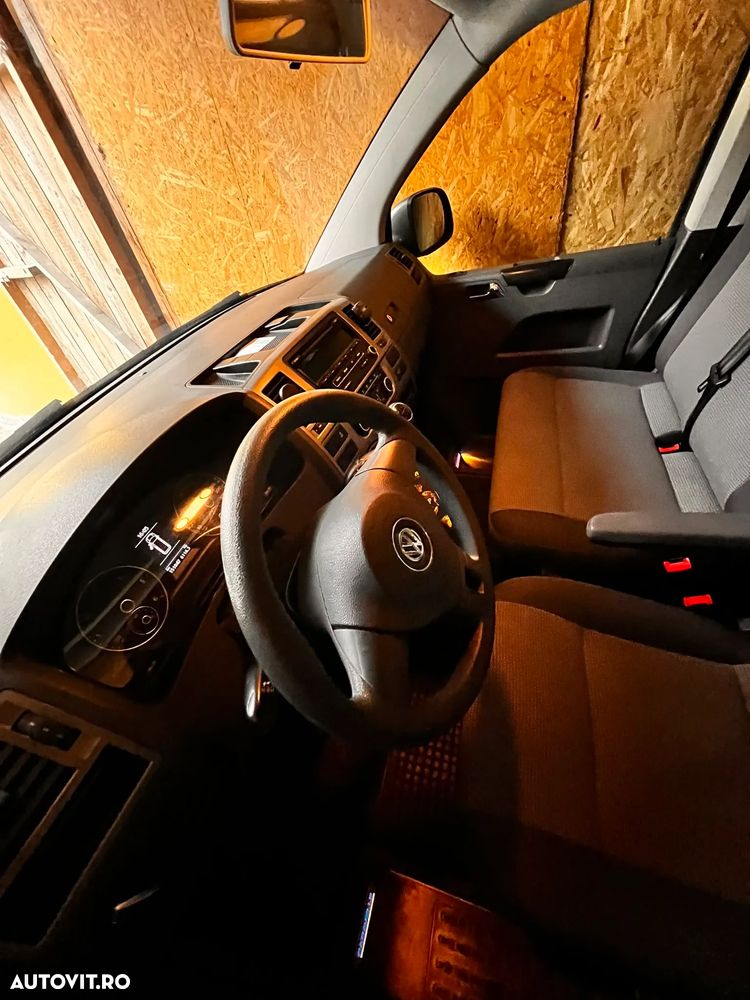 Volkswagen Caravelle - 6