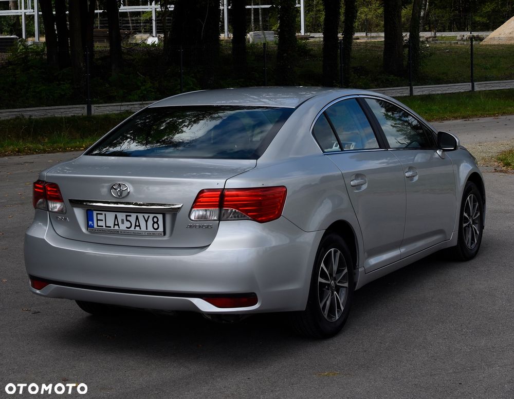 Toyota Avensis - 19