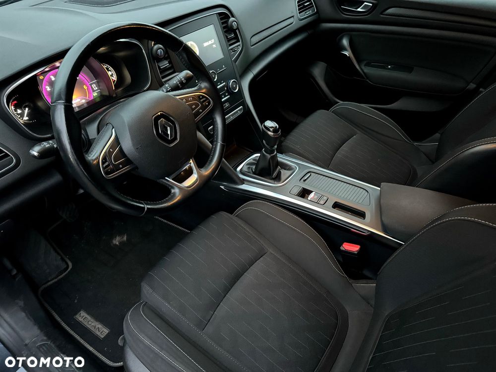 Renault Megane TCe 115 GPF LIMITED - 10