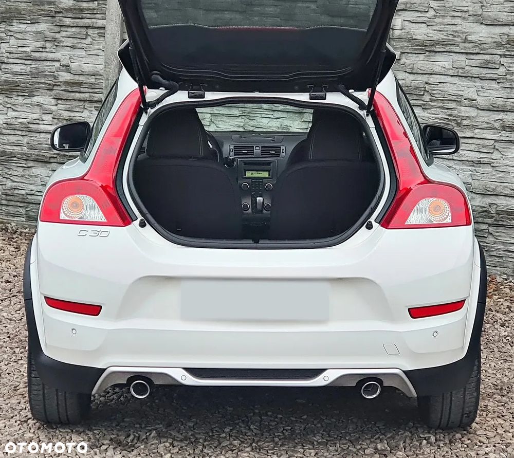 Volvo C30 D3 R-Design - 9