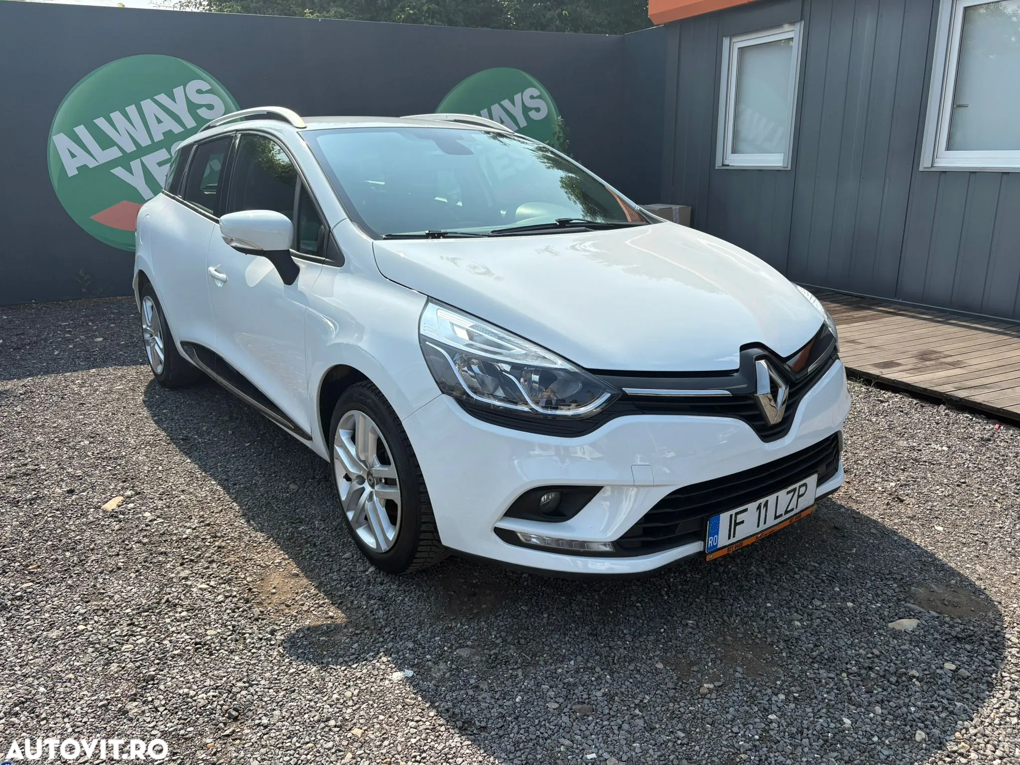 Renault Clio Estate TCe Zen - 2