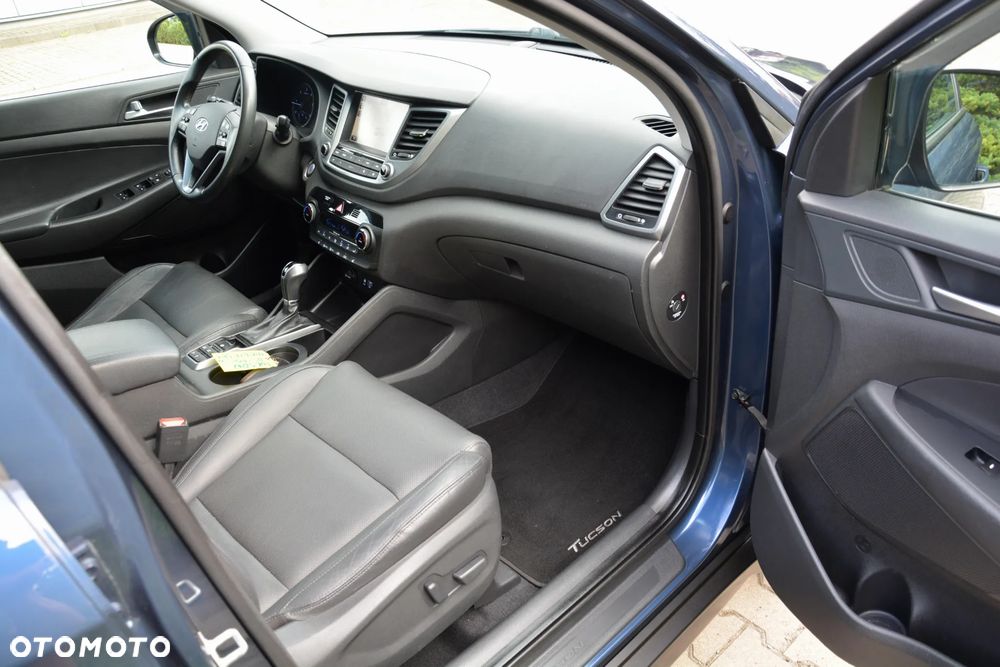Hyundai Tucson blue 1.7 CRDi 2WD DCT Premium - 24