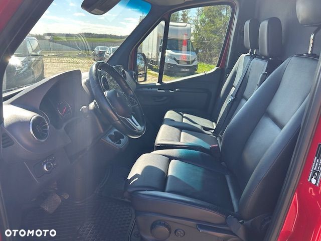 Mercedes-Benz Sprinter 319 - 9