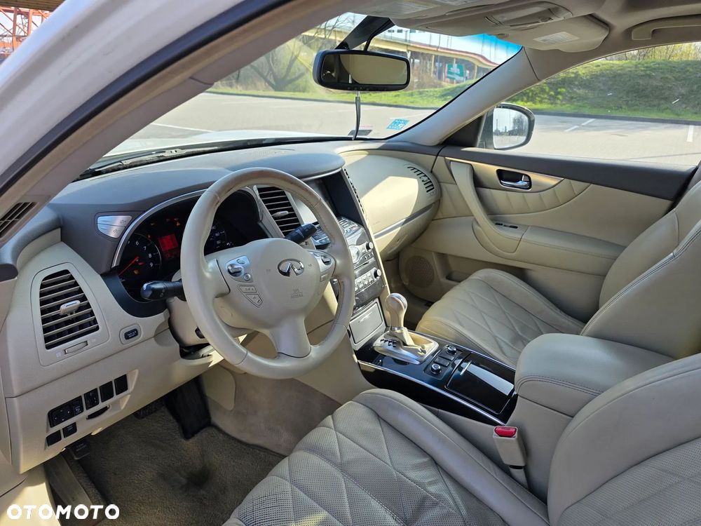 Infiniti FX - 5