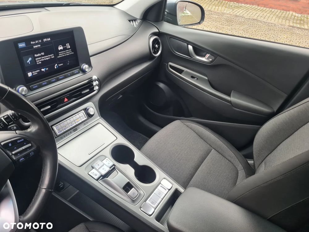 Hyundai Kona 39kWh Executive - 17