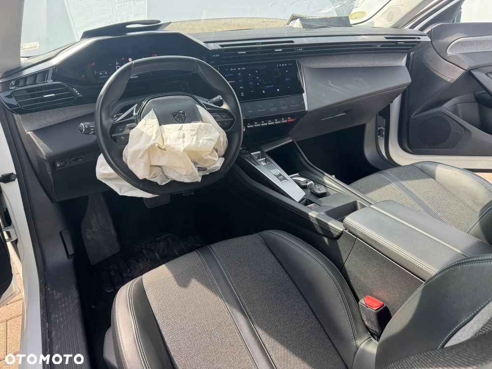 Peugeot 308 BlueHDi 130 EAT8 Allure - 13