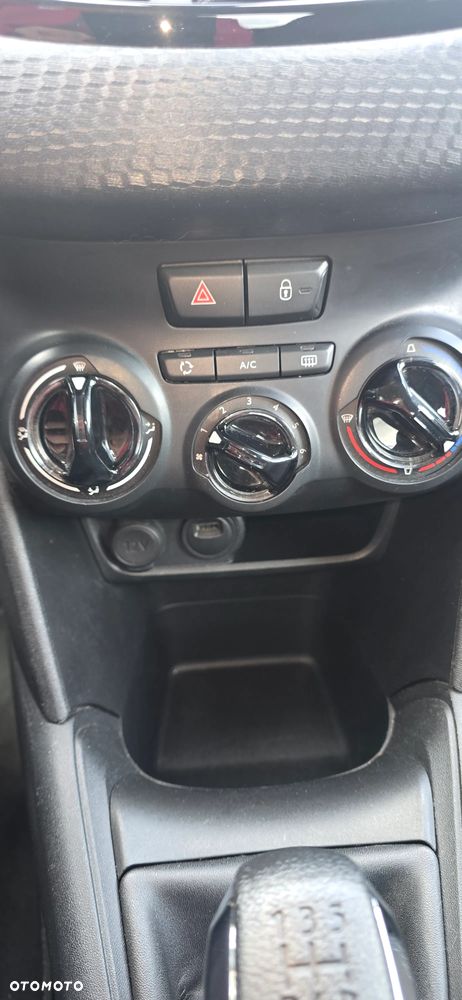 Peugeot 208 PureTech 82 Stop & Start Signature - 21