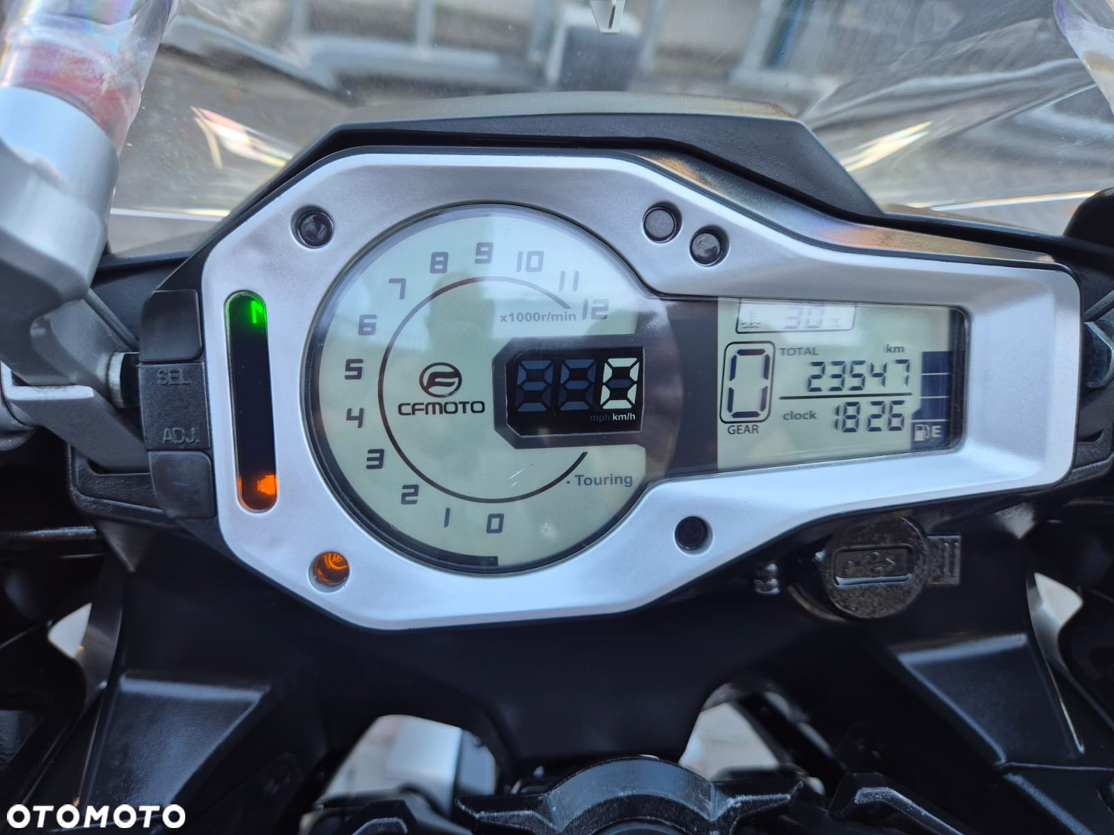 CFMoto 650 MT - 14