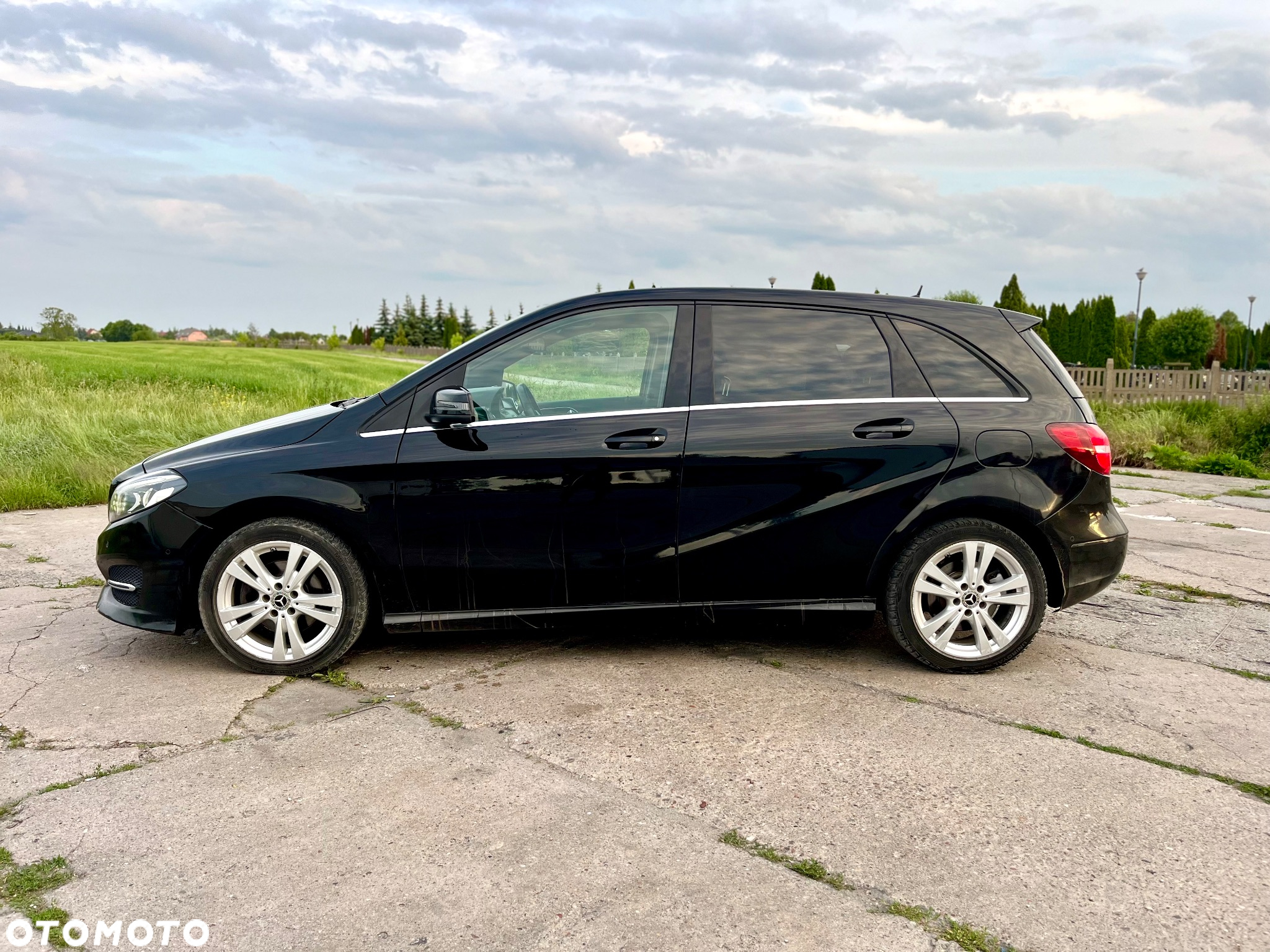 Mercedes-Benz Klasa B 200 (CDI) d 4Matic 7G-DCT AMG Line - 5