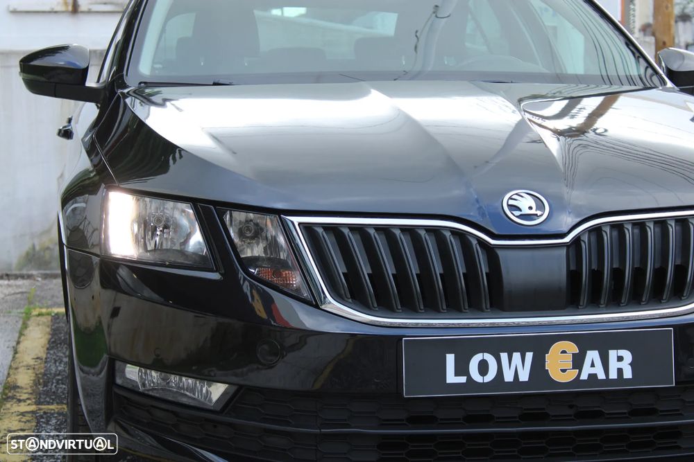 Skoda Octavia 1.6 TDI Business Line DSG - 2