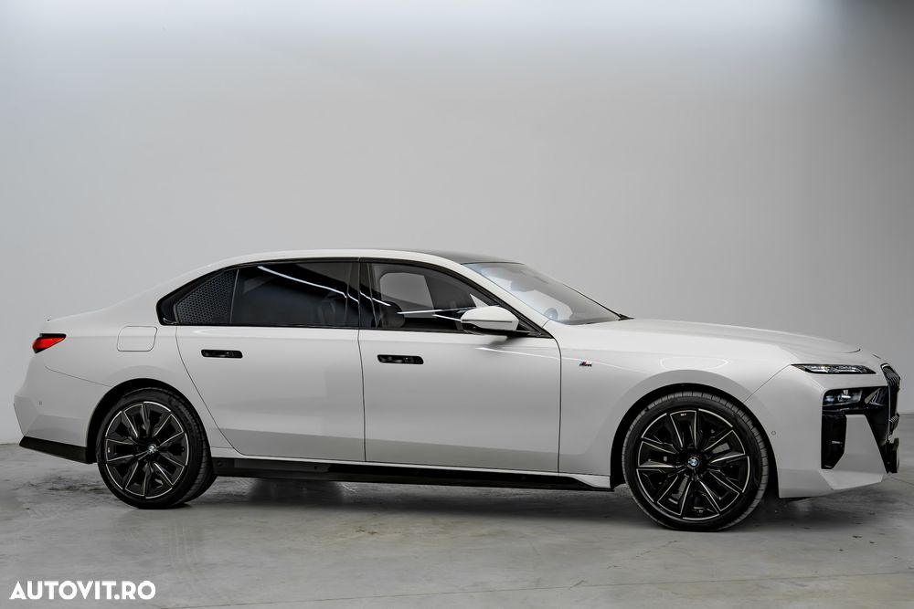 BMW Seria 7 740Ld xDrive MHEV - 12