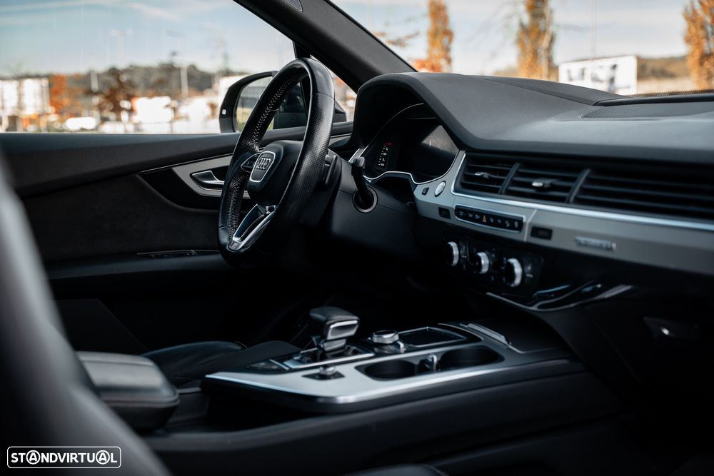 Audi Q7 3.0 TDI quattro S-line Tiptronic 7L - 13