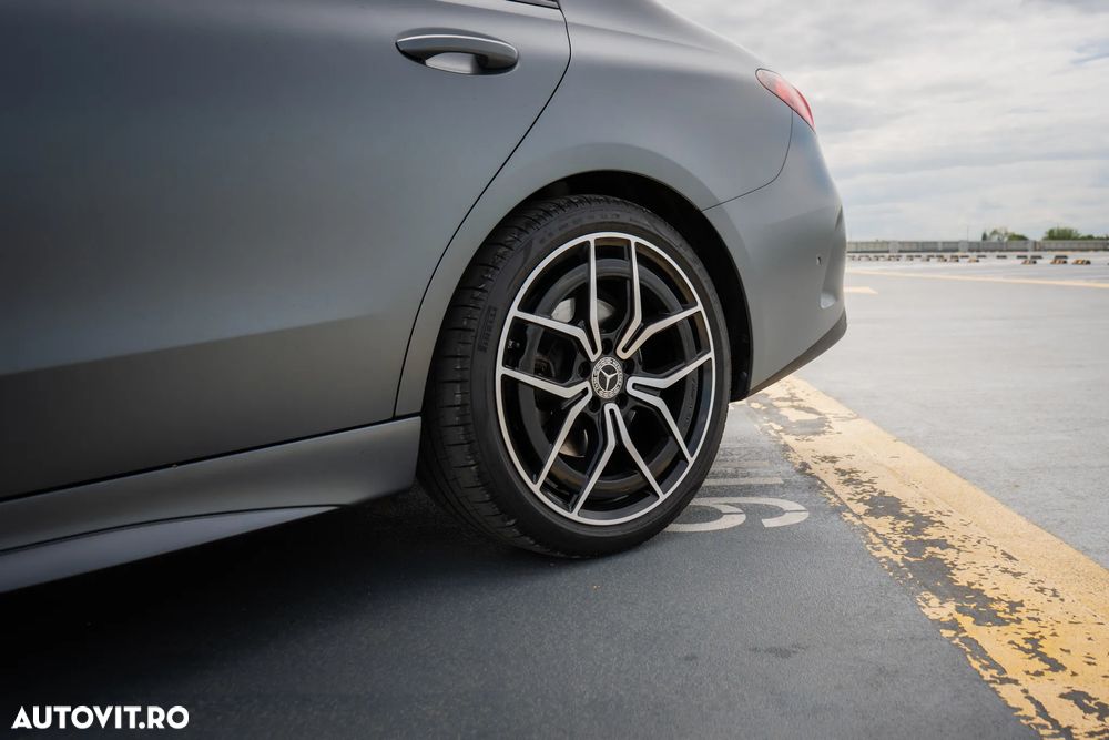 Mercedes-Benz C 300 4MATIC 9G-TRONIC AMG Line - 14