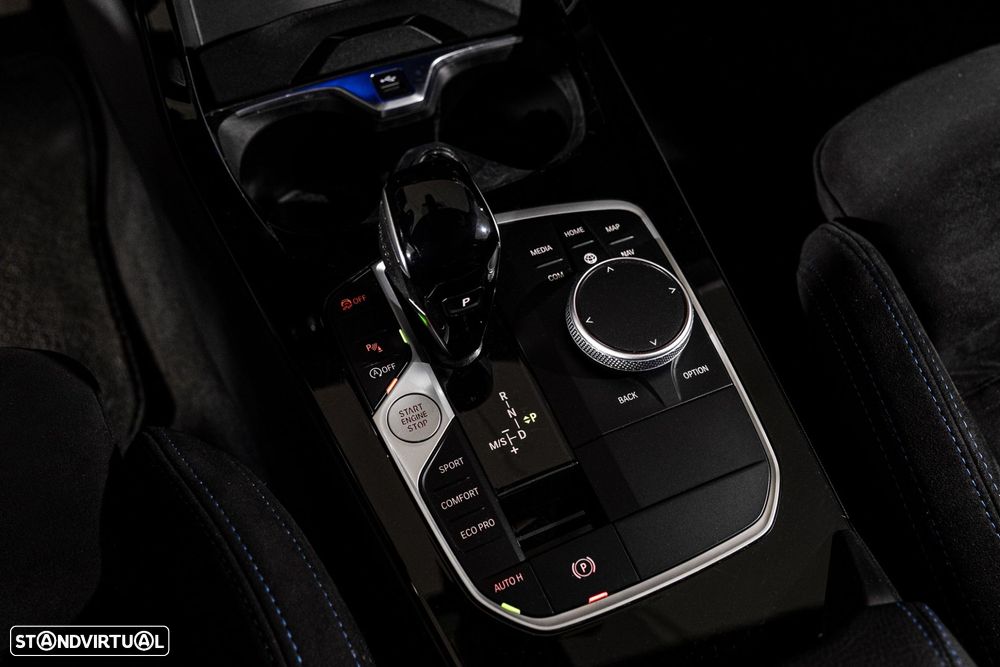 BMW 118 i Pack Desportivo M Auto - 27