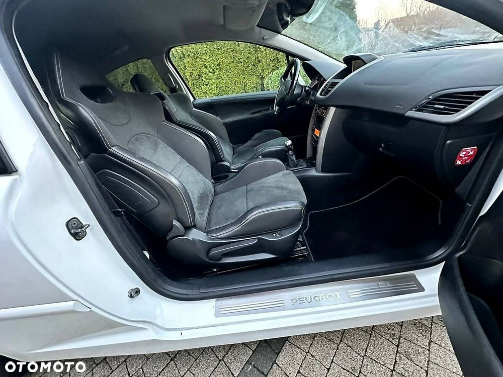 Peugeot 207 RC - 10