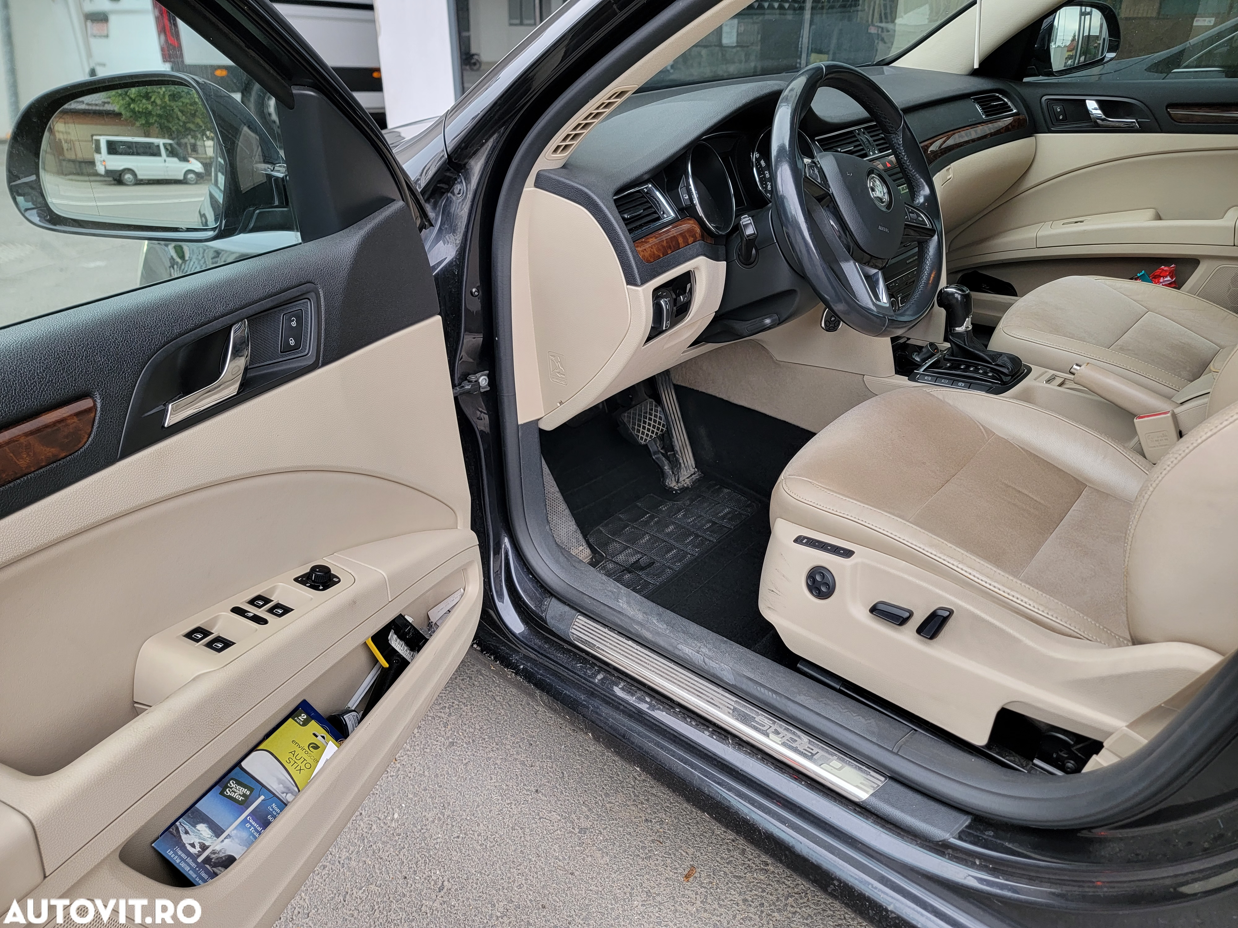 Skoda Superb Combi 2.0 TDI DSG L&K - 12