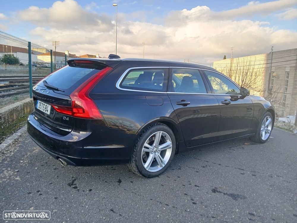 Volvo V90 2.0 D4 Momentum Plus Geartronic - 6