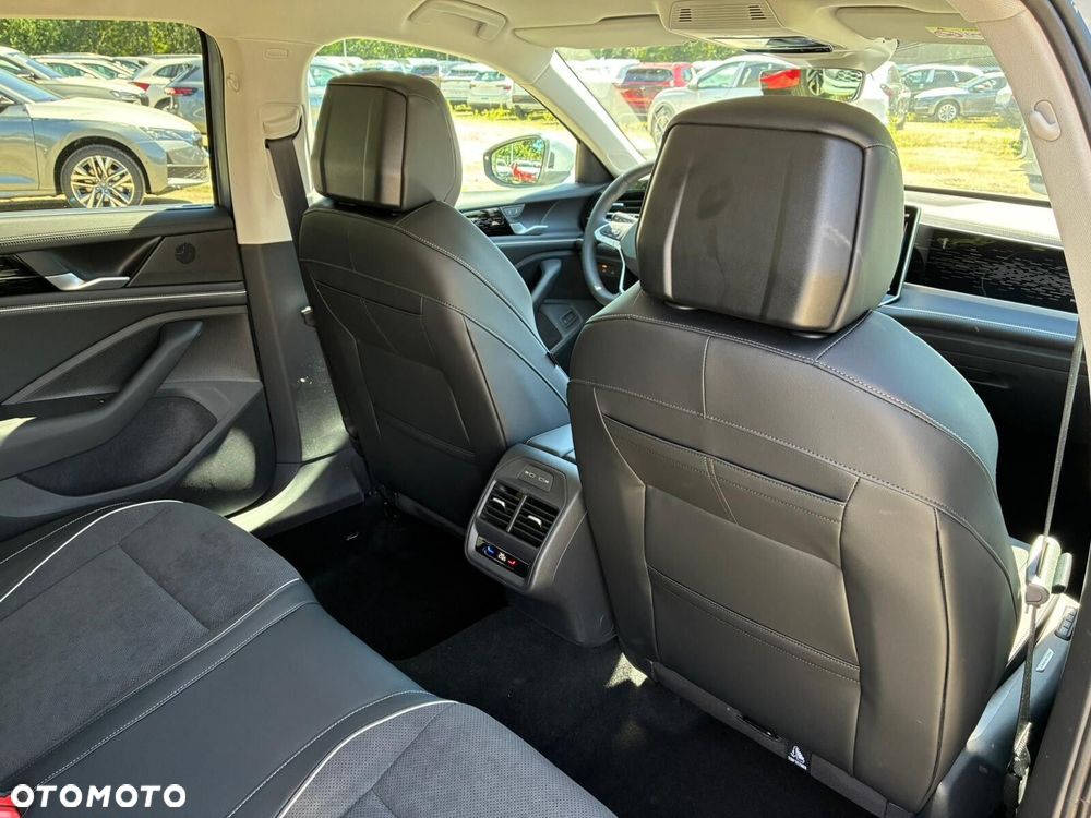 Volkswagen Passat - 30