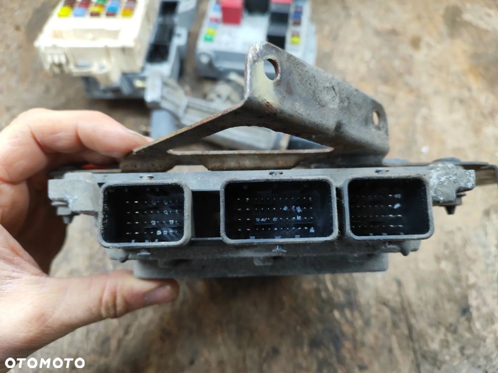 Zestaw startowy, komplet do odpalenia auta, komputer VISTEON 9663289080 / 9661256980 sterownik silnika 2.2 HDI Euro4 120KM do Fiat Ducato III Peugeot Boxer II Citroen Jumper II 06-2014r, w komplecie: sterownik silnika , stacyjka, kluczyk, moduł komfortu, immobilizer, licznik - 3