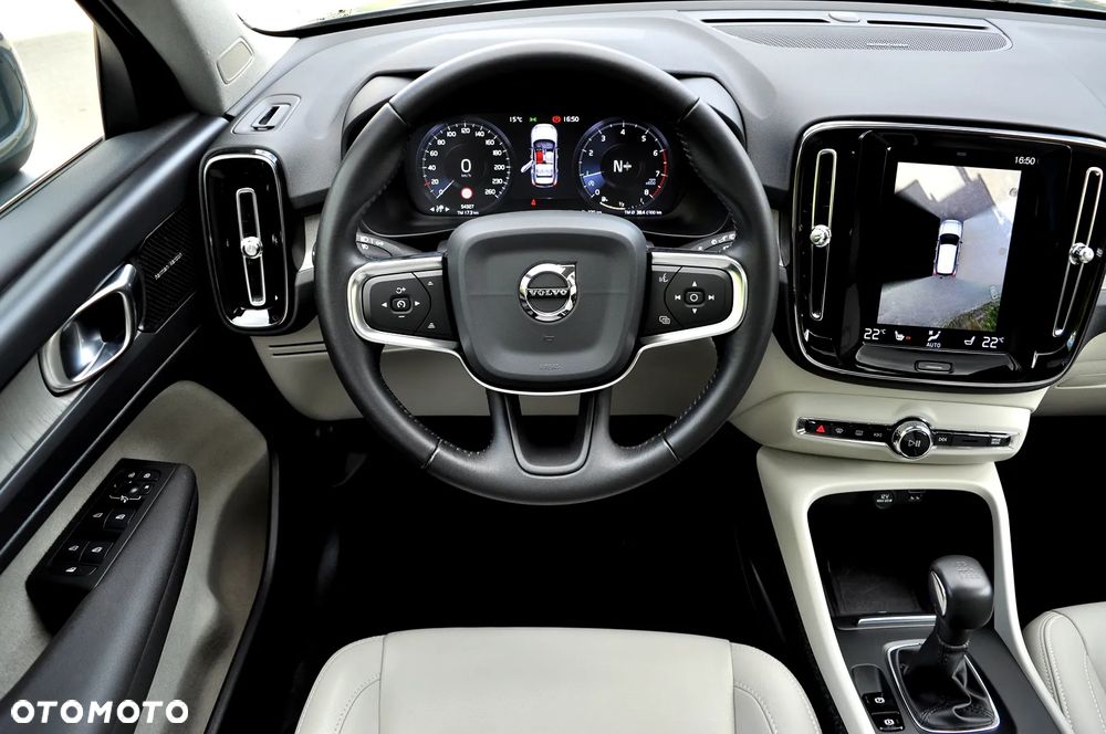 Volvo XC 40 T3 R-Design - 28