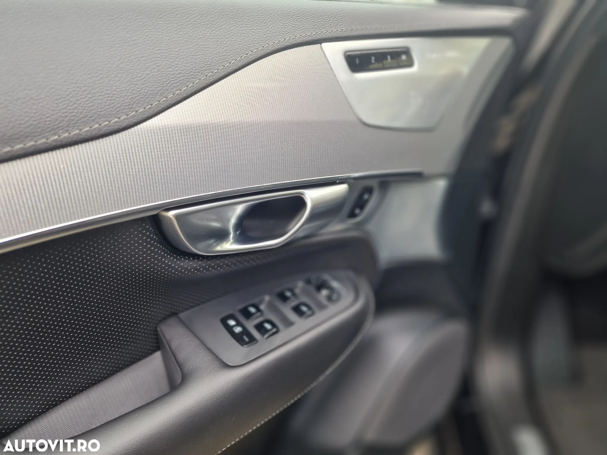 Volvo XC 90 T8 AWD Twin Engine Geartronic RDesign - 25