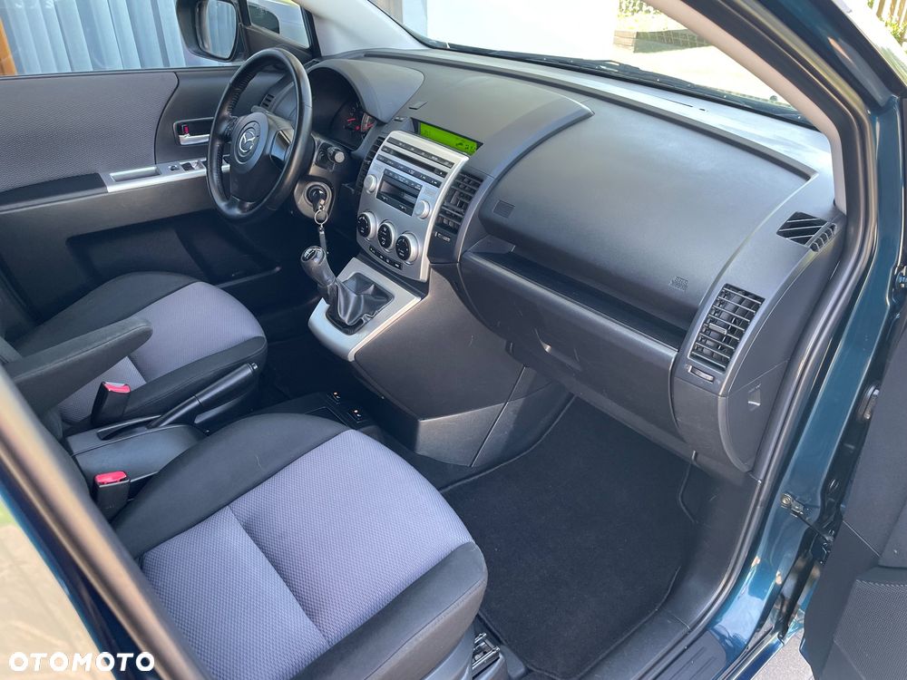 Mazda 5 - 7