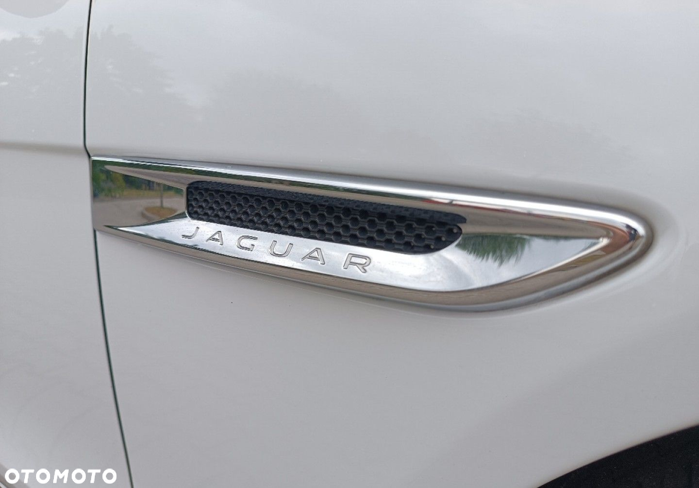 Jaguar XE - 8