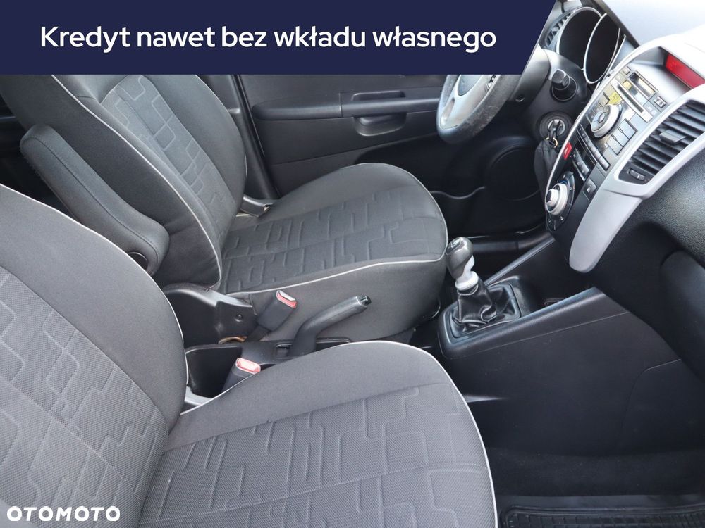 Kia Venga - 11
