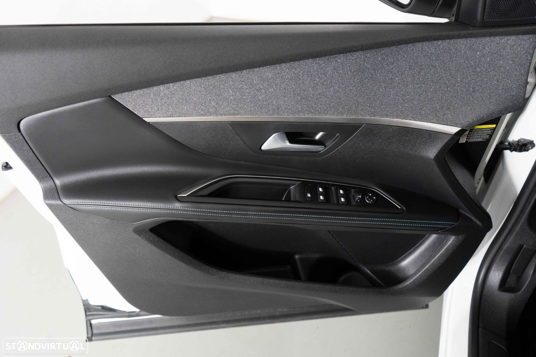 Peugeot 5008 1.2 PureTech Allure EAT8 - 22