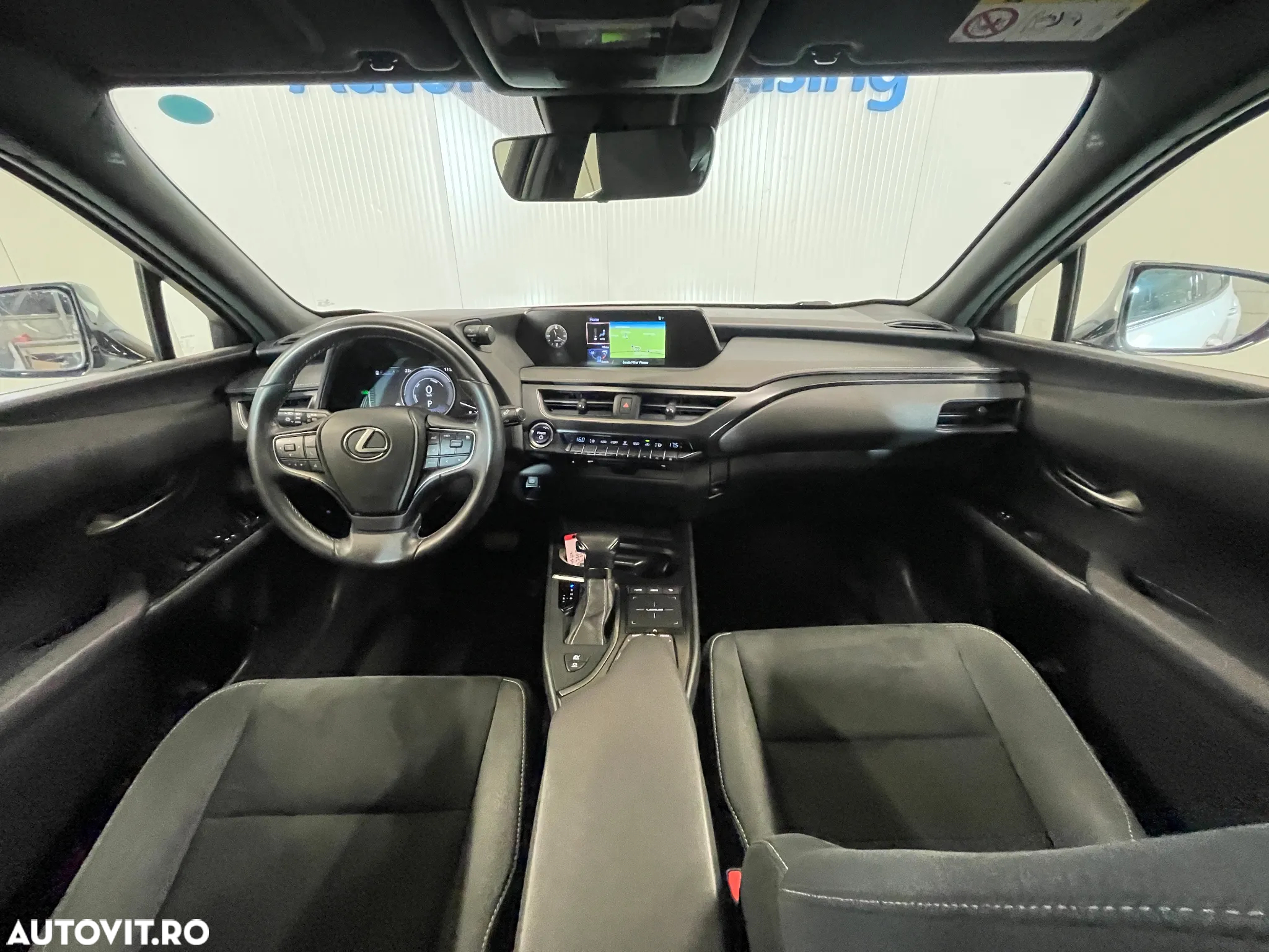 Lexus UX - 7