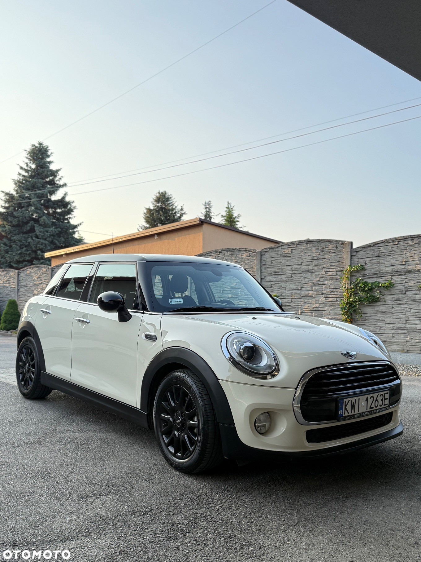 MINI Cooper Standard - 2